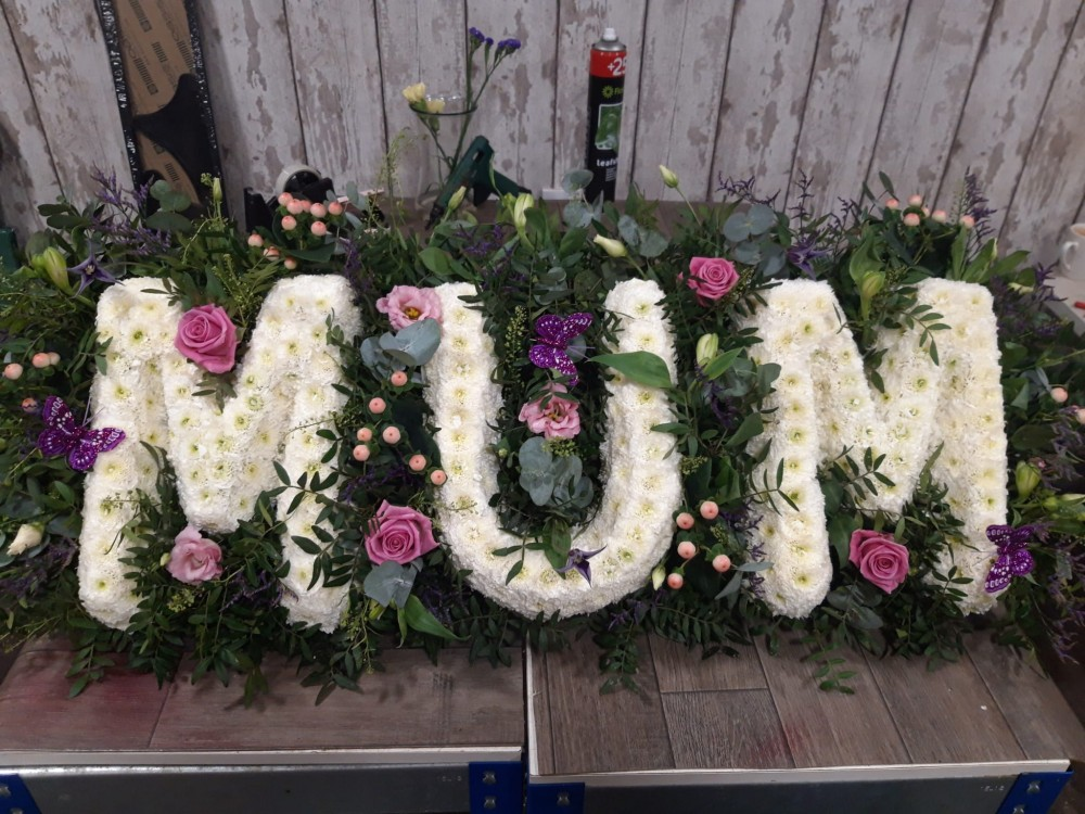 Mum Letters cottage style Product Image
